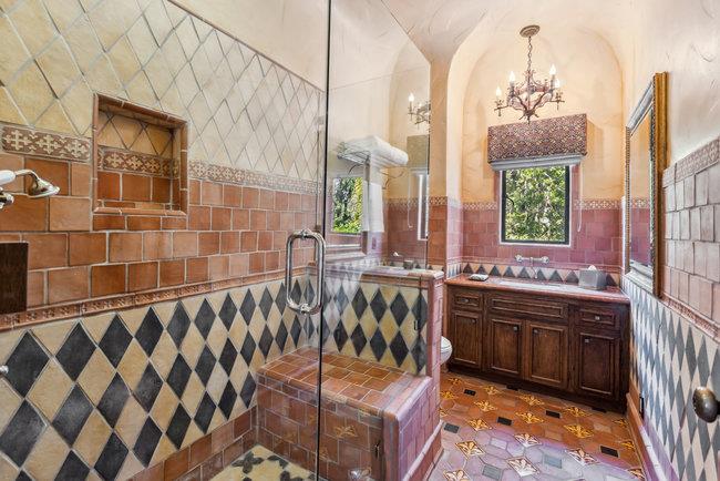 Detail Gallery Image 26 of 97 For 2307 Easton Dr, Burlingame,  CA 94010 - 4 Beds | 4/1 Baths