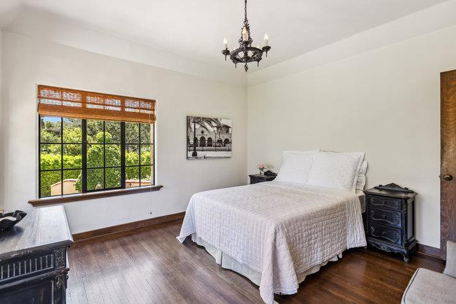 Detail Gallery Image 30 of 97 For 2307 Easton Dr, Burlingame,  CA 94010 - 4 Beds | 4/1 Baths