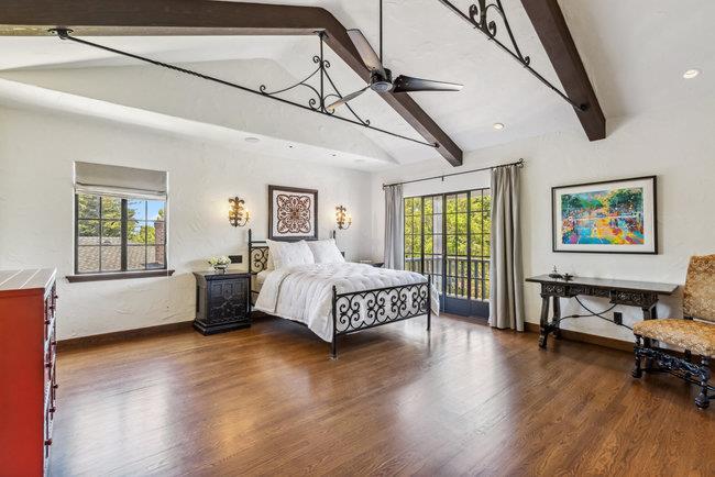 Detail Gallery Image 32 of 97 For 2307 Easton Dr, Burlingame,  CA 94010 - 4 Beds | 4/1 Baths