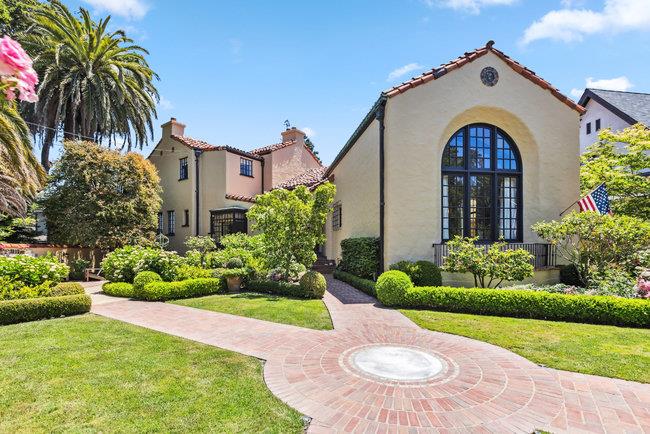 Detail Gallery Image 72 of 97 For 2307 Easton Dr, Burlingame,  CA 94010 - 4 Beds | 4/1 Baths