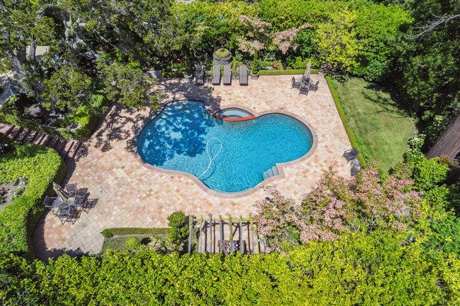 Detail Gallery Image 79 of 97 For 2307 Easton Dr, Burlingame,  CA 94010 - 4 Beds | 4/1 Baths
