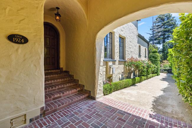 Detail Gallery Image 8 of 97 For 2307 Easton Dr, Burlingame,  CA 94010 - 4 Beds | 4/1 Baths