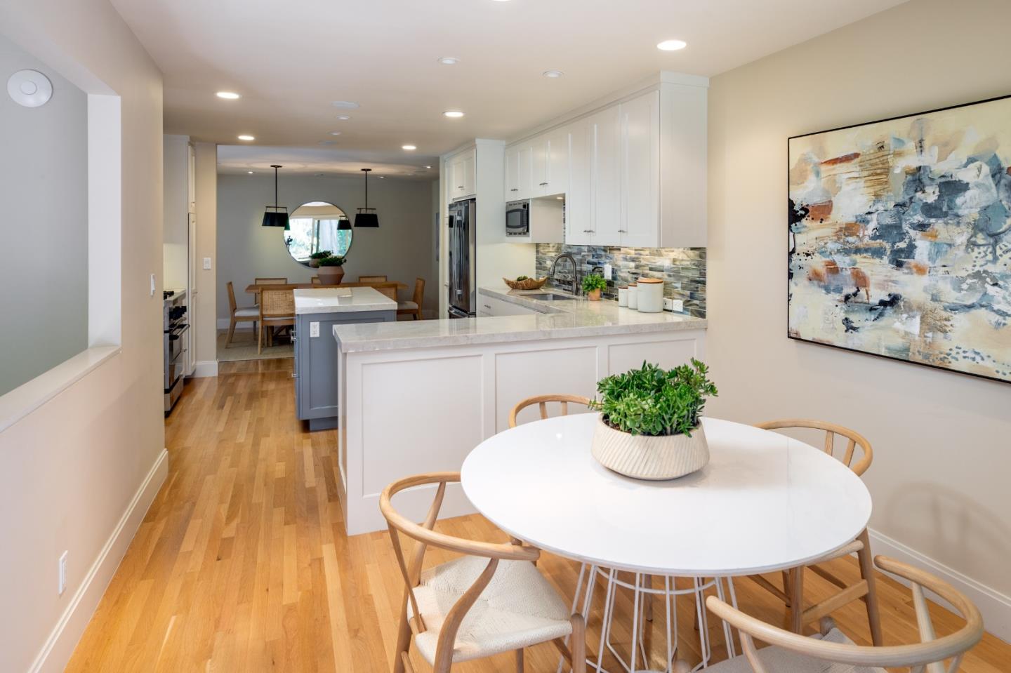 Detail Gallery Image 10 of 41 For 1330 Trinity Dr, Menlo Park,  CA 94025 - 3 Beds | 2/1 Baths