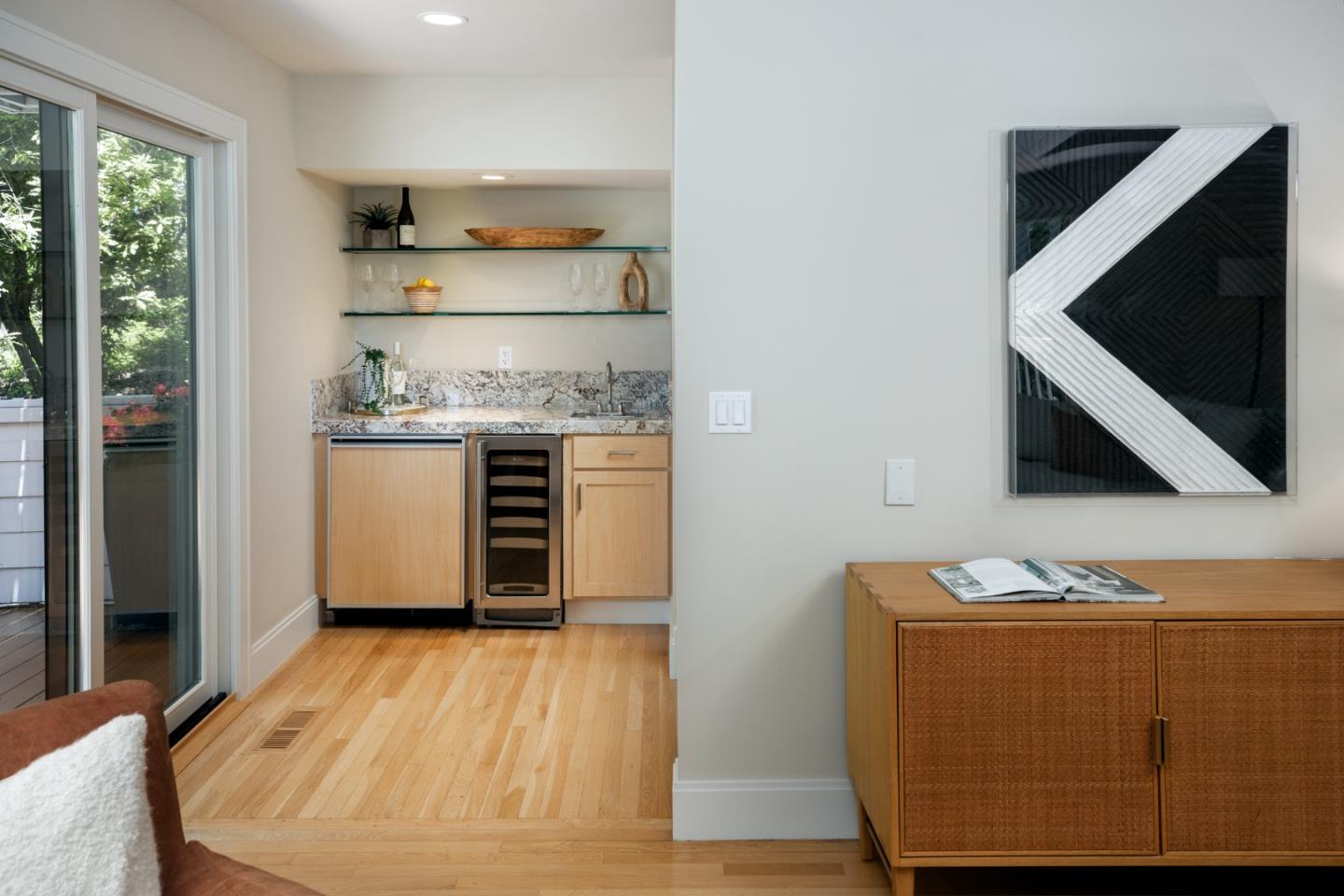 Detail Gallery Image 15 of 41 For 1330 Trinity Dr, Menlo Park,  CA 94025 - 3 Beds | 2/1 Baths