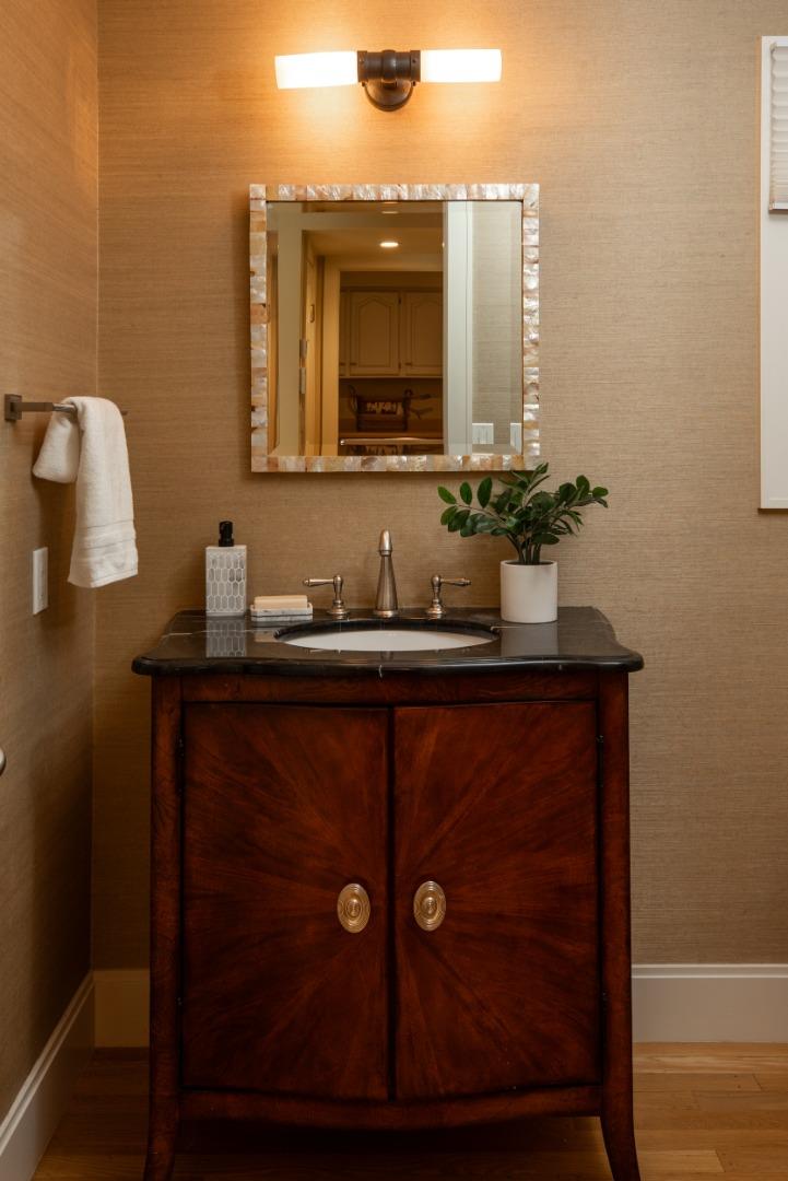 Detail Gallery Image 17 of 41 For 1330 Trinity Dr, Menlo Park,  CA 94025 - 3 Beds | 2/1 Baths