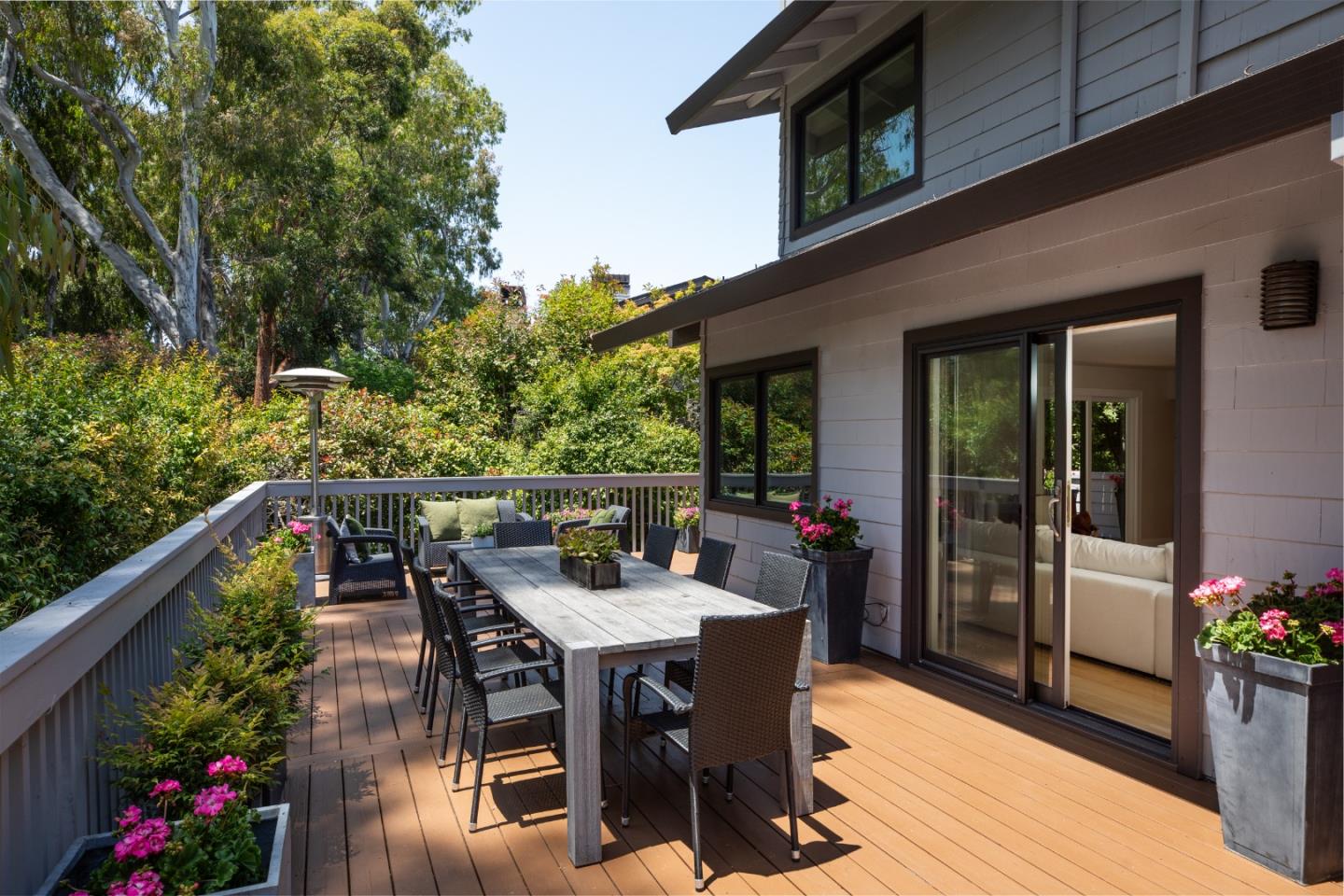 Detail Gallery Image 19 of 41 For 1330 Trinity Dr, Menlo Park,  CA 94025 - 3 Beds | 2/1 Baths