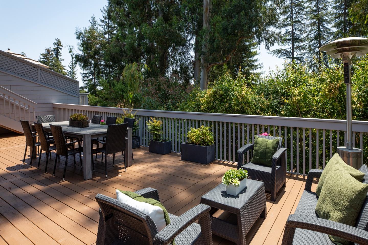 Detail Gallery Image 23 of 41 For 1330 Trinity Dr, Menlo Park,  CA 94025 - 3 Beds | 2/1 Baths