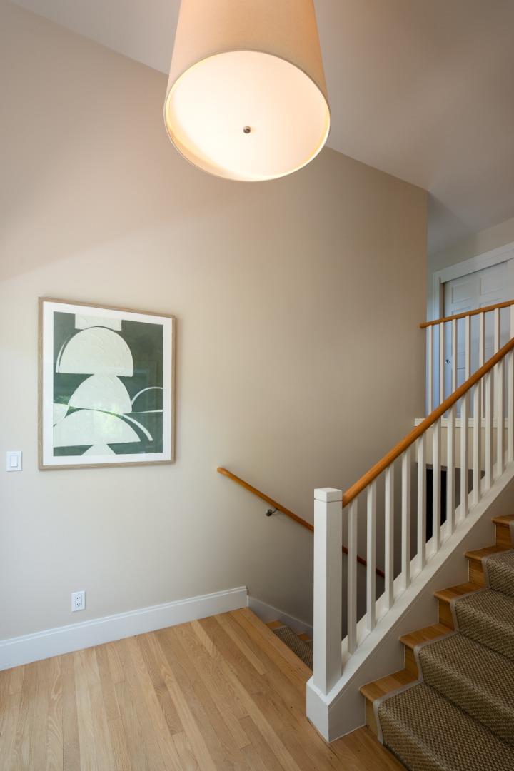 Detail Gallery Image 25 of 41 For 1330 Trinity Dr, Menlo Park,  CA 94025 - 3 Beds | 2/1 Baths