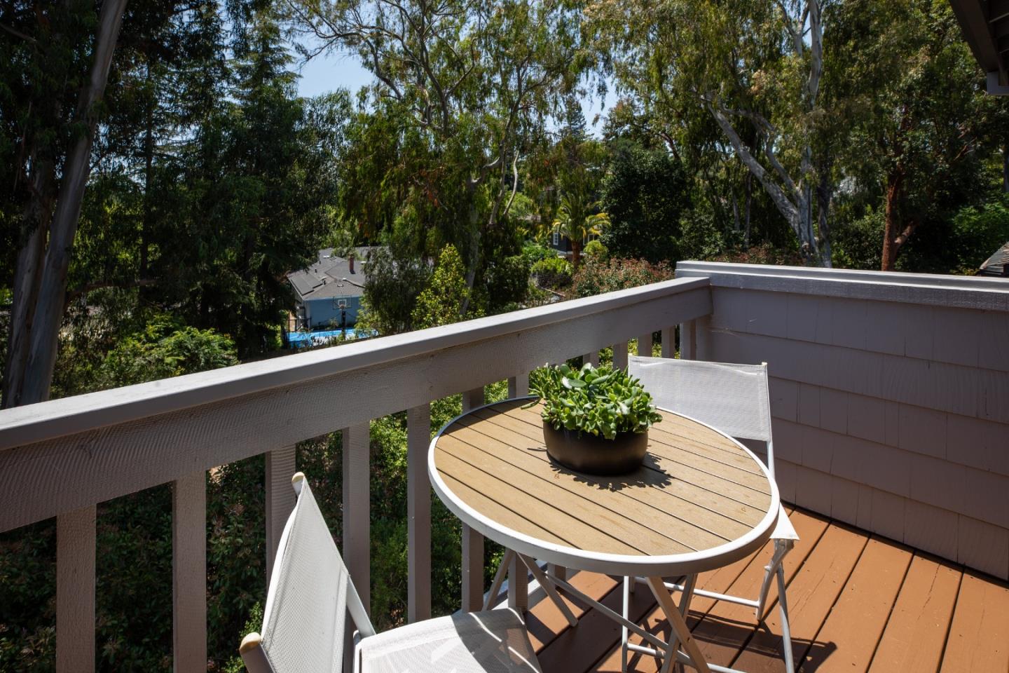 Detail Gallery Image 29 of 41 For 1330 Trinity Dr, Menlo Park,  CA 94025 - 3 Beds | 2/1 Baths