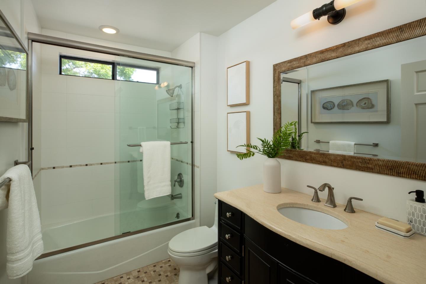 Detail Gallery Image 38 of 41 For 1330 Trinity Dr, Menlo Park,  CA 94025 - 3 Beds | 2/1 Baths