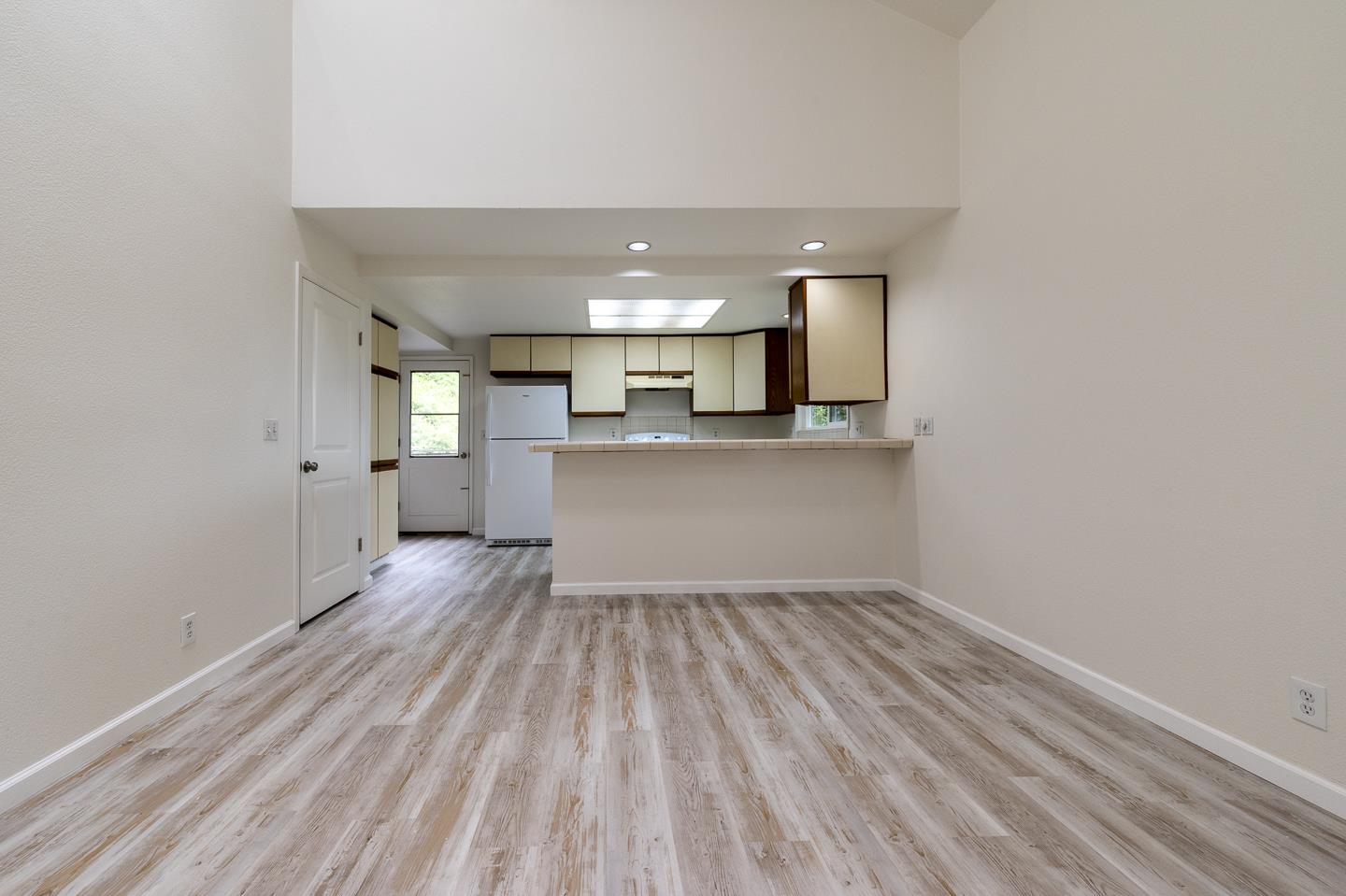 Detail Gallery Image 10 of 31 For 740 Loma Prieta Dr, Aptos,  CA 95003 - 3 Beds | 2/1 Baths