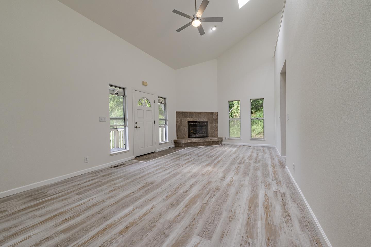 Detail Gallery Image 6 of 31 For 740 Loma Prieta Dr, Aptos,  CA 95003 - 3 Beds | 2/1 Baths