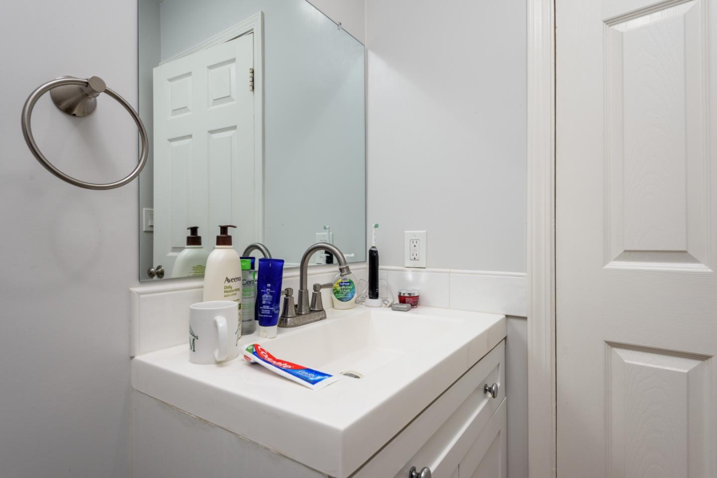 Detail Gallery Image 11 of 16 For 2085 Addison Ave, East Palo Alto,  CA 94303 - 3 Beds | 3 Baths