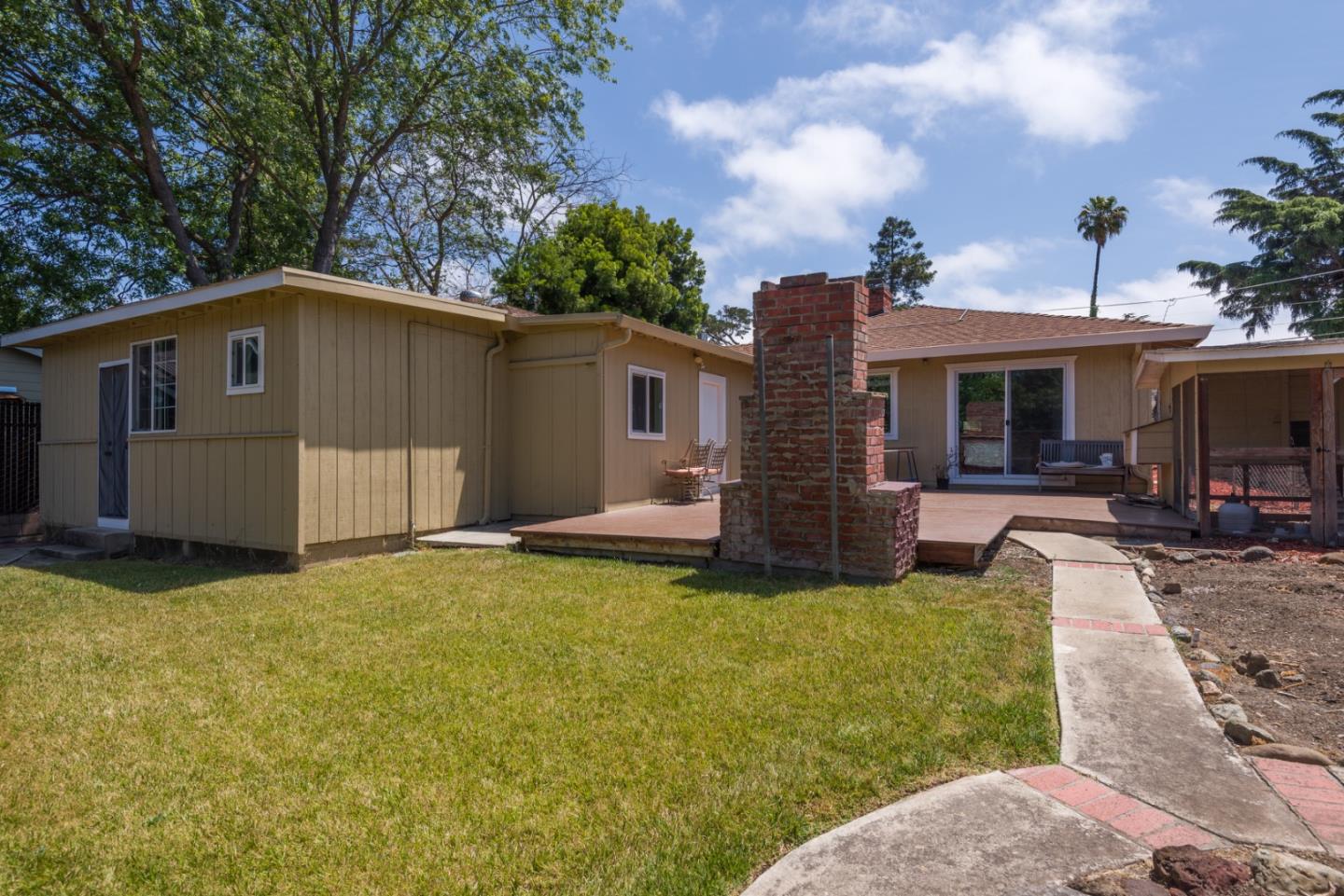 Detail Gallery Image 16 of 16 For 2085 Addison Ave, East Palo Alto,  CA 94303 - 3 Beds | 3 Baths
