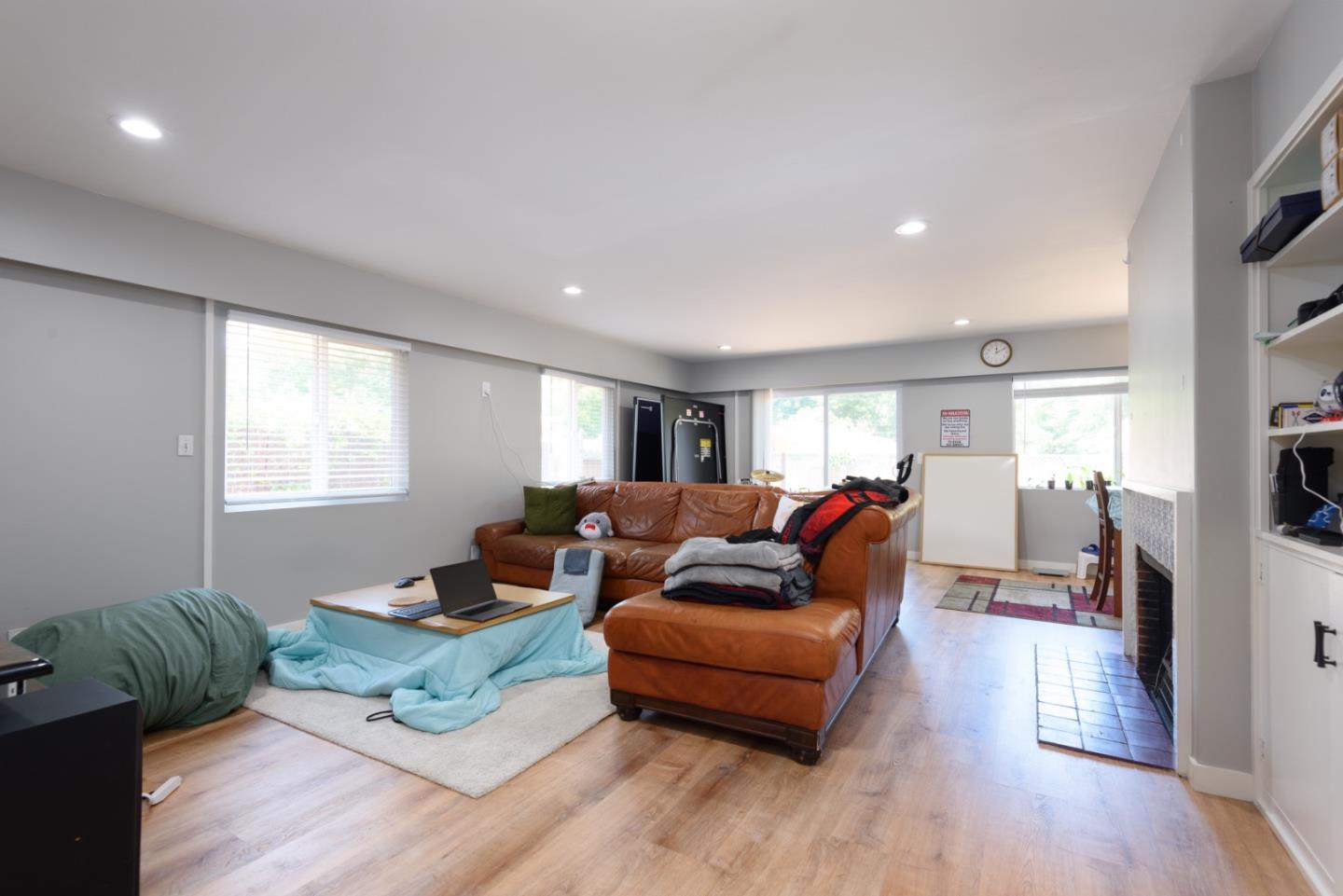 Detail Gallery Image 5 of 16 For 2085 Addison Ave, East Palo Alto,  CA 94303 - 3 Beds | 3 Baths