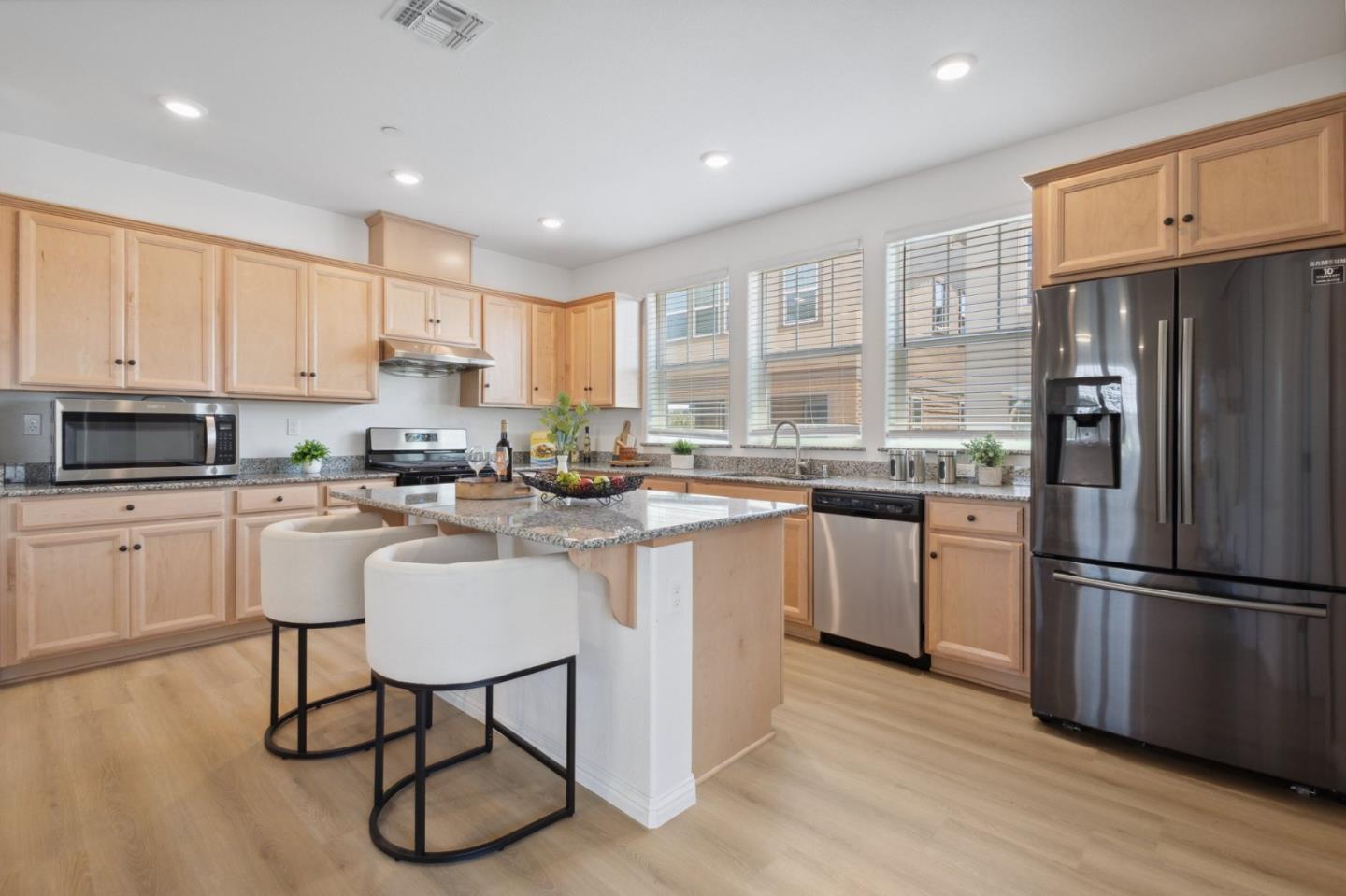 Detail Gallery Image 12 of 40 For 24227 2nd St, Hayward,  CA 94541 - 3 Beds | 3/1 Baths