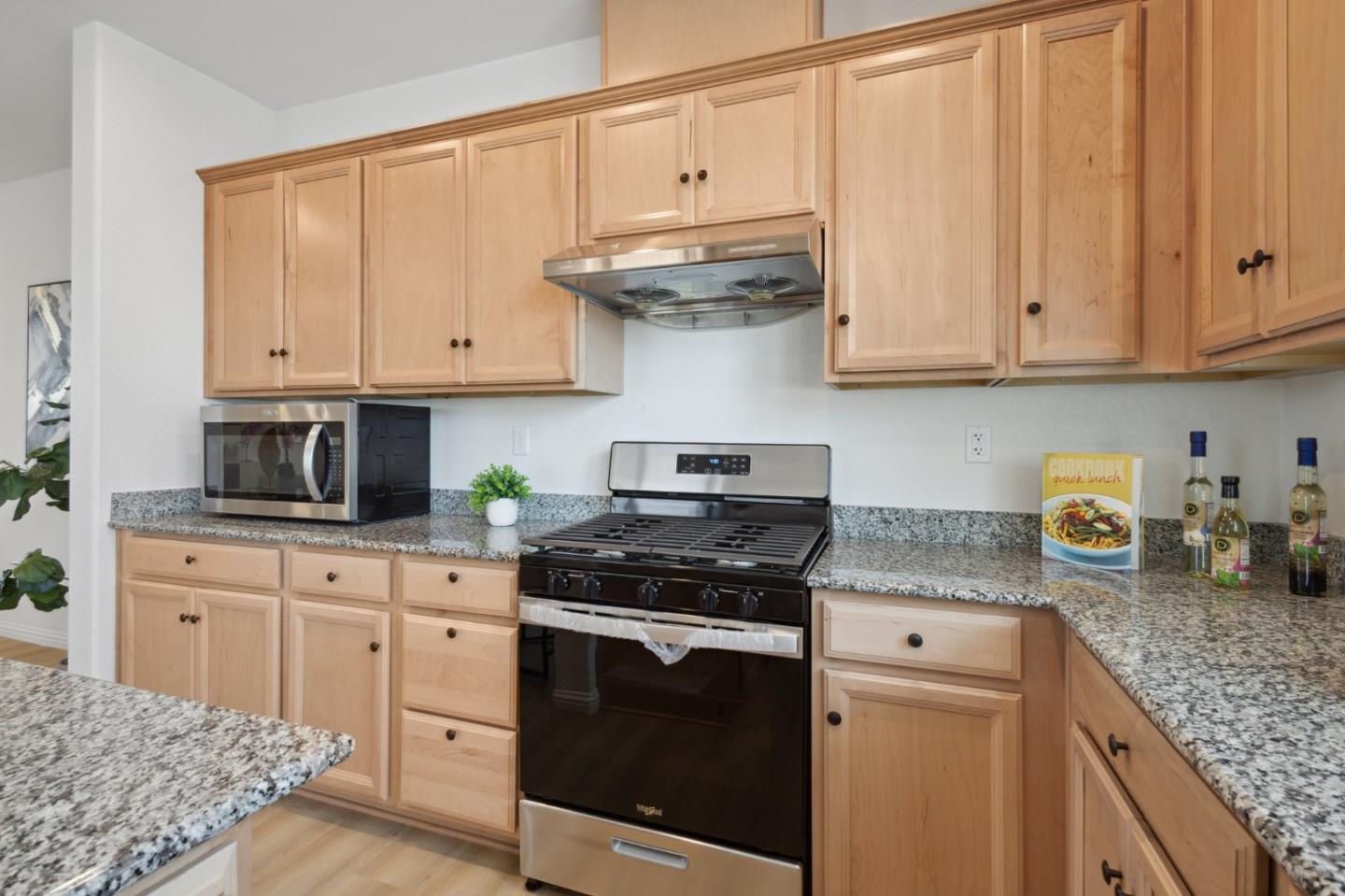 Detail Gallery Image 16 of 40 For 24227 2nd St, Hayward,  CA 94541 - 3 Beds | 3/1 Baths