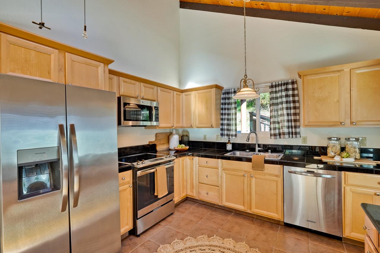 Detail Gallery Image 17 of 73 For 851 Burns Ave, Aptos,  CA 95003 - 3 Beds | 2/1 Baths