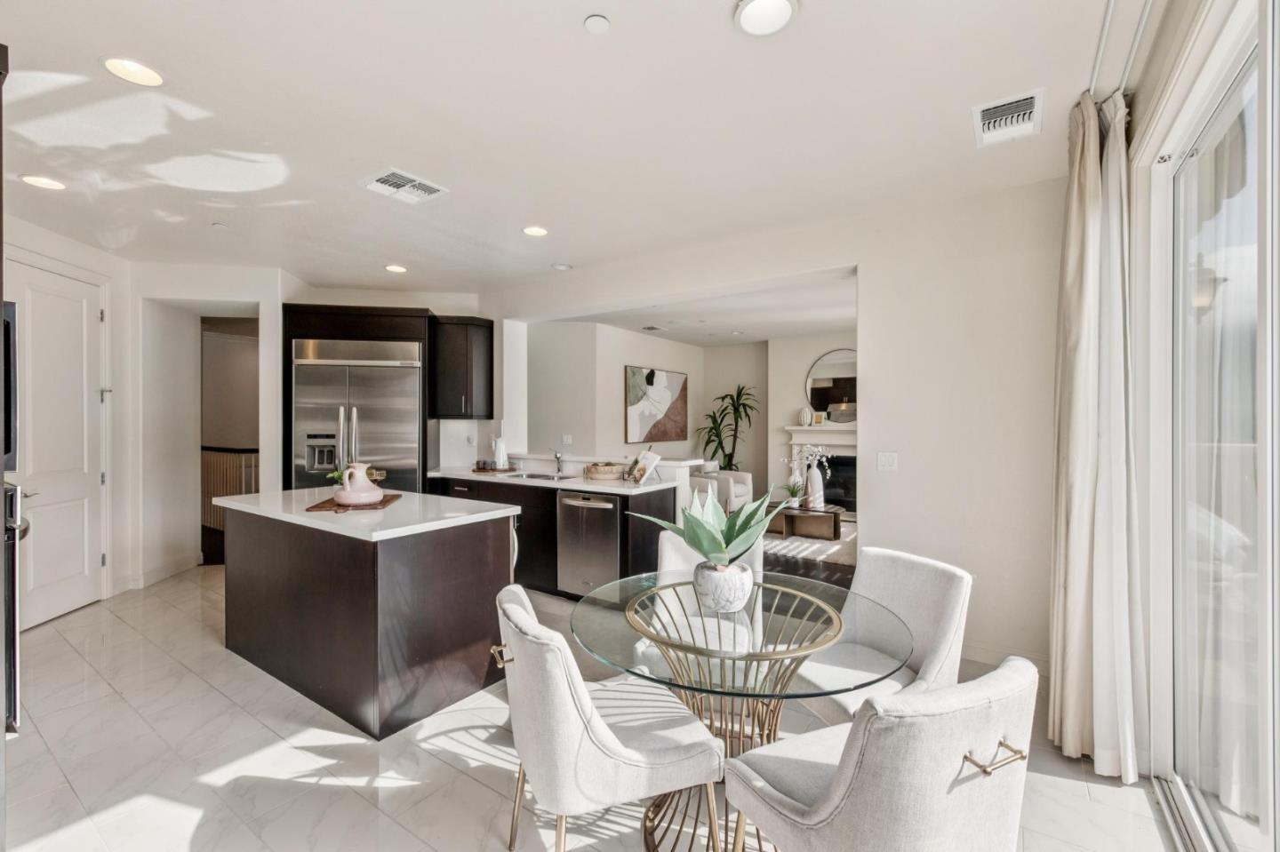 Detail Gallery Image 14 of 63 For 101 Butterweed Ln, Brisbane,  CA 94005 - 5 Beds | 3 Baths