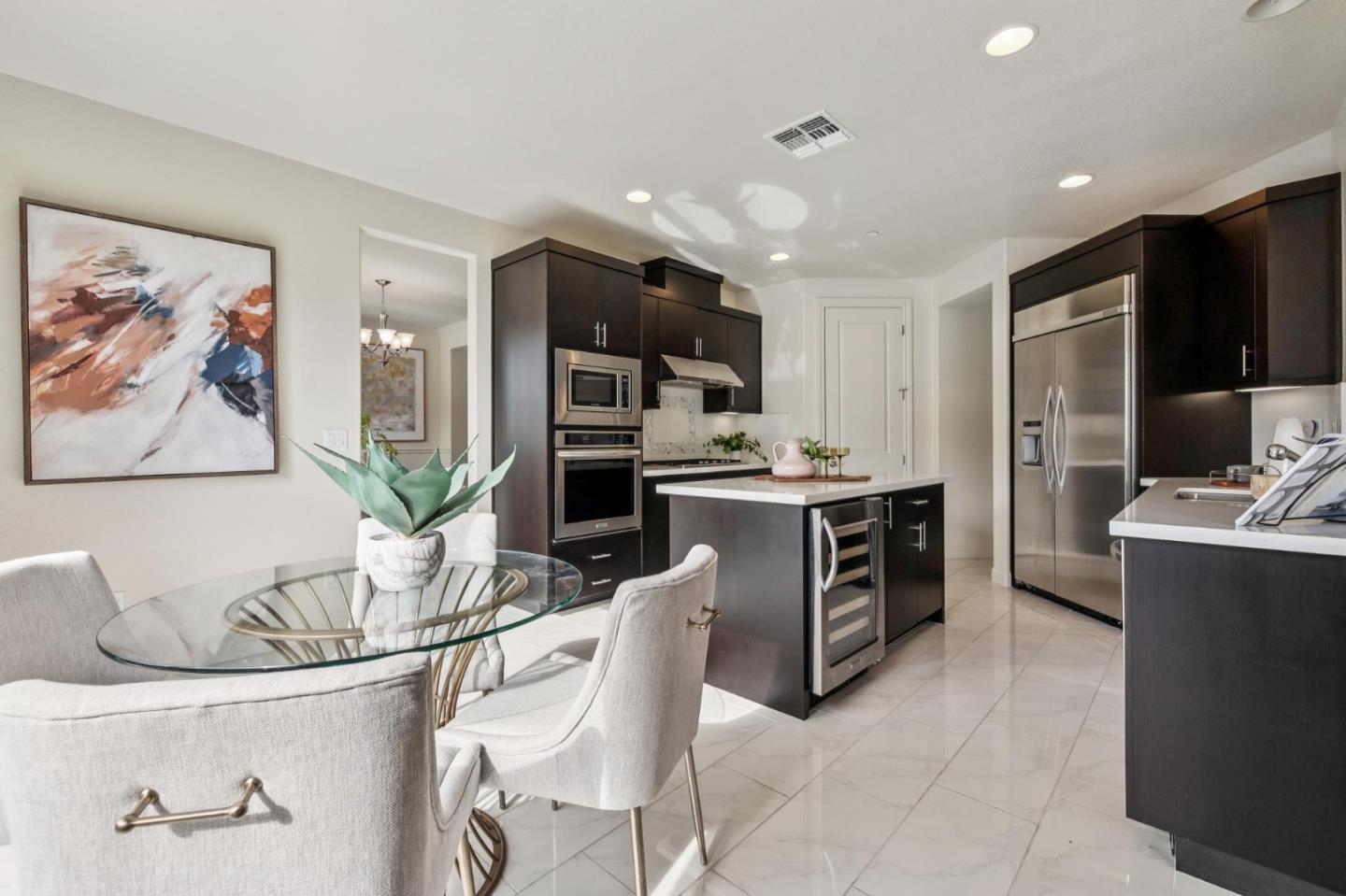 Detail Gallery Image 15 of 63 For 101 Butterweed Ln, Brisbane,  CA 94005 - 5 Beds | 3 Baths