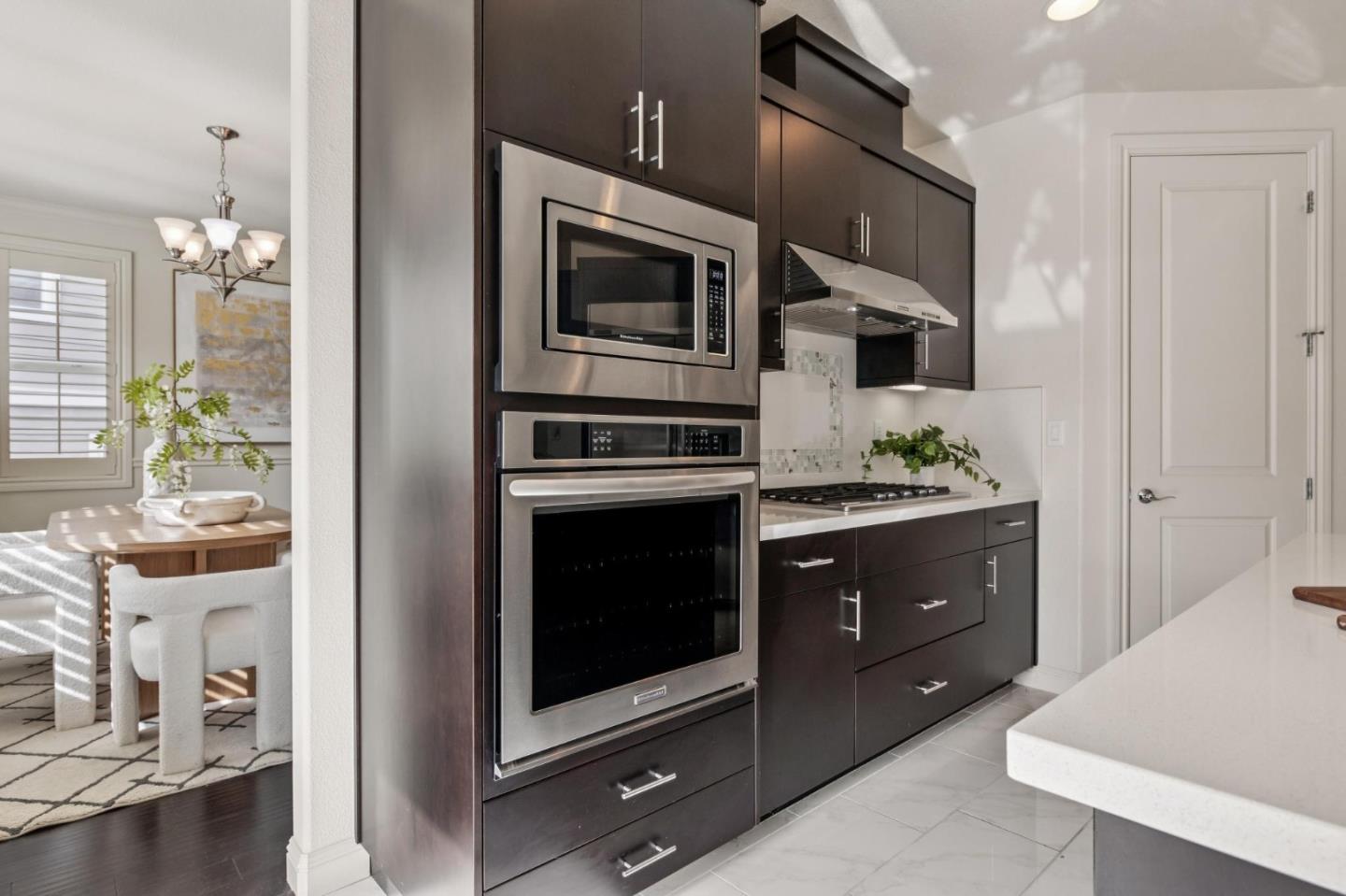 Detail Gallery Image 18 of 63 For 101 Butterweed Ln, Brisbane,  CA 94005 - 5 Beds | 3 Baths