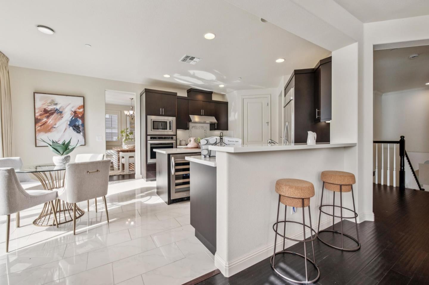 Detail Gallery Image 22 of 63 For 101 Butterweed Ln, Brisbane,  CA 94005 - 5 Beds | 3 Baths