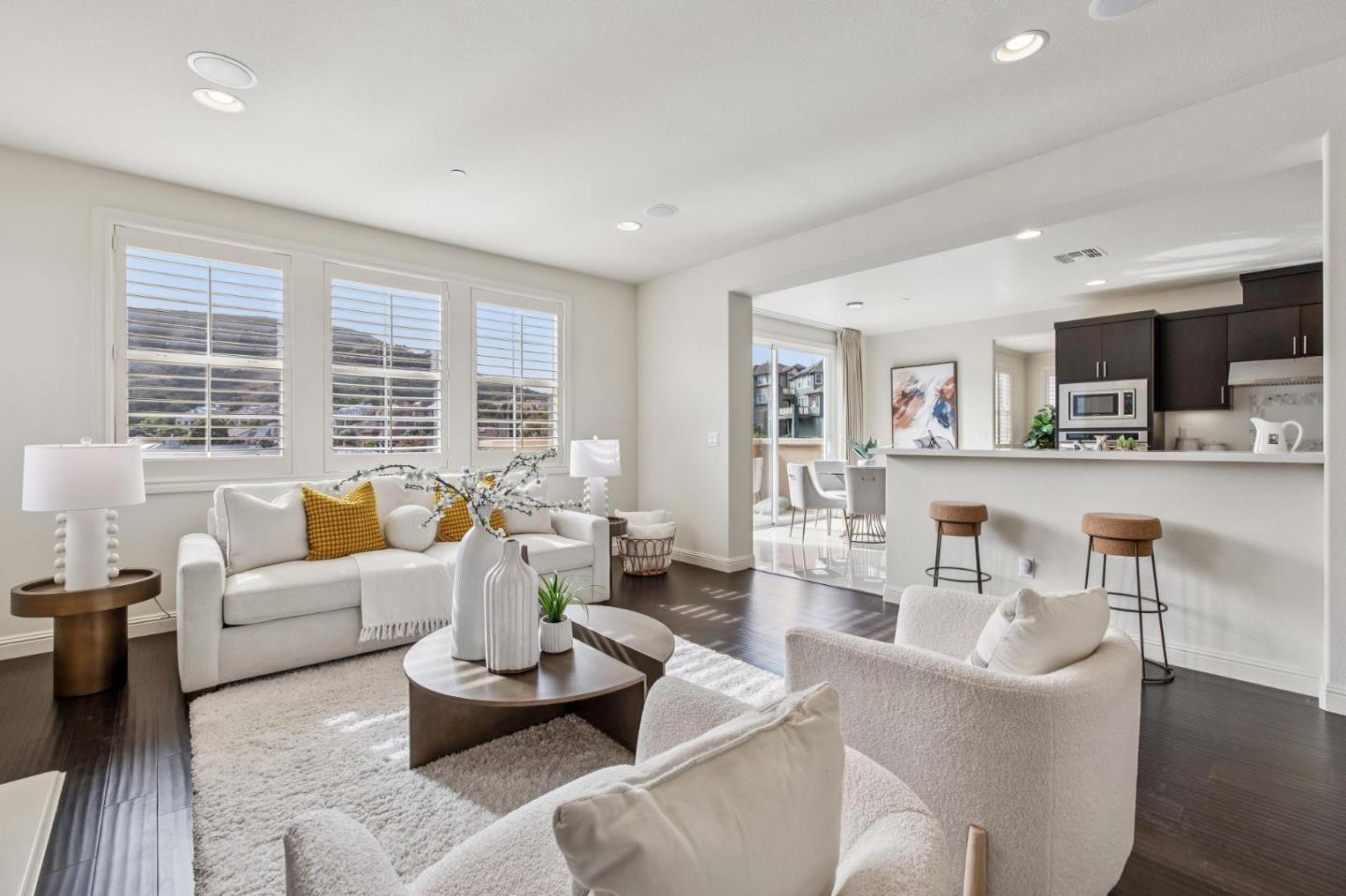 Detail Gallery Image 27 of 63 For 101 Butterweed Ln, Brisbane,  CA 94005 - 5 Beds | 3 Baths