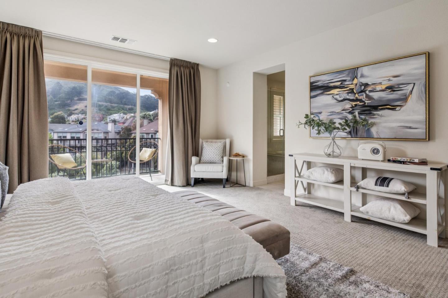 Detail Gallery Image 31 of 63 For 101 Butterweed Ln, Brisbane,  CA 94005 - 5 Beds | 3 Baths