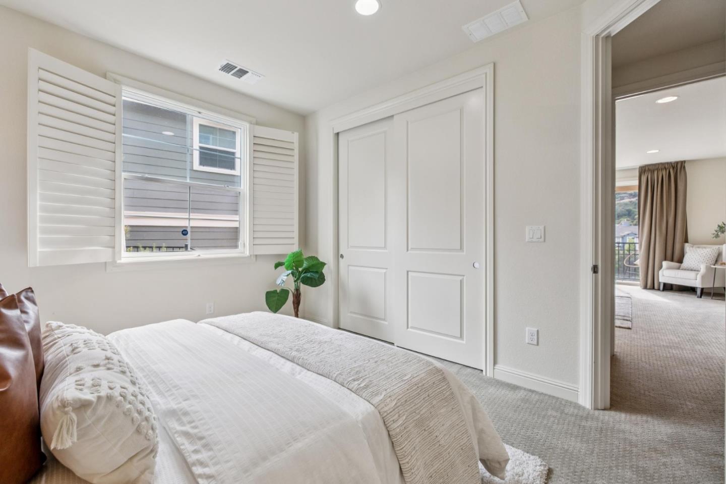 Detail Gallery Image 38 of 63 For 101 Butterweed Ln, Brisbane,  CA 94005 - 5 Beds | 3 Baths