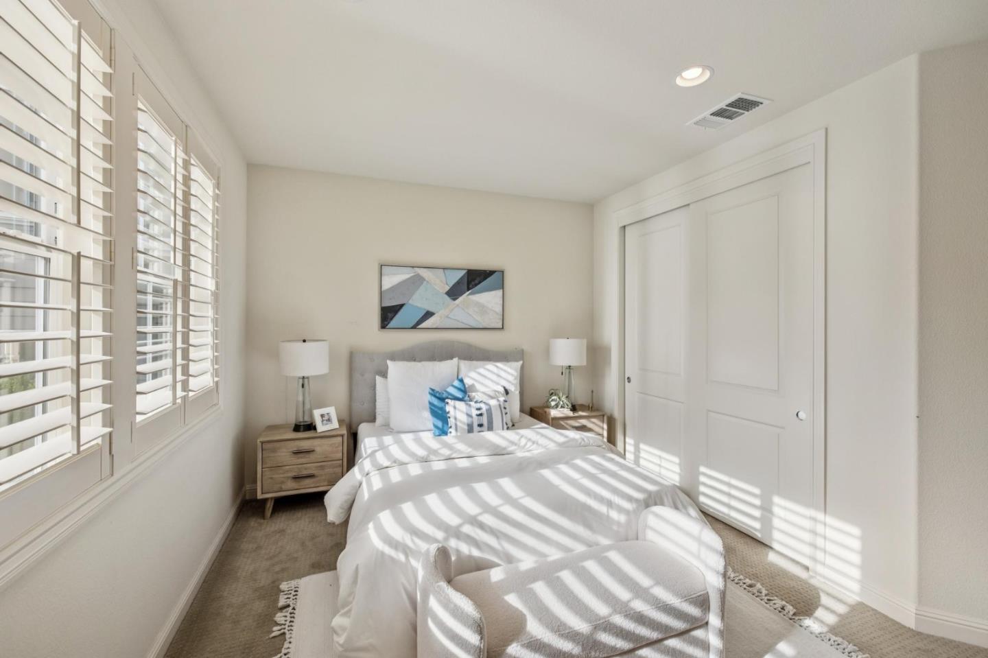 Detail Gallery Image 39 of 63 For 101 Butterweed Ln, Brisbane,  CA 94005 - 5 Beds | 3 Baths