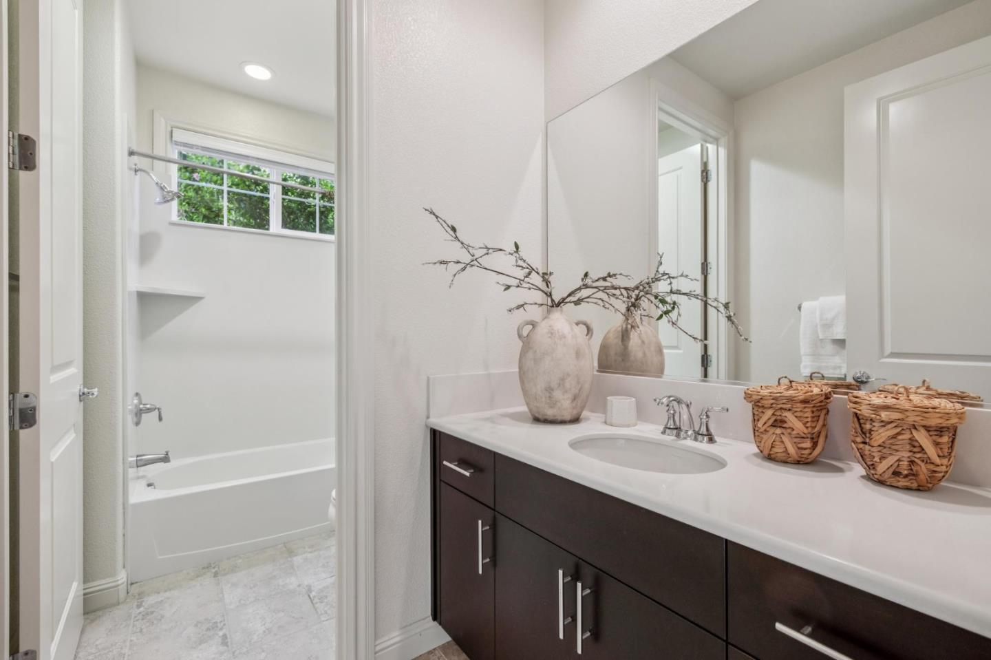 Detail Gallery Image 41 of 63 For 101 Butterweed Ln, Brisbane,  CA 94005 - 5 Beds | 3 Baths