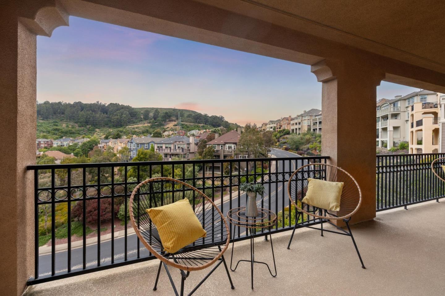 Detail Gallery Image 56 of 63 For 101 Butterweed Ln, Brisbane,  CA 94005 - 5 Beds | 3 Baths