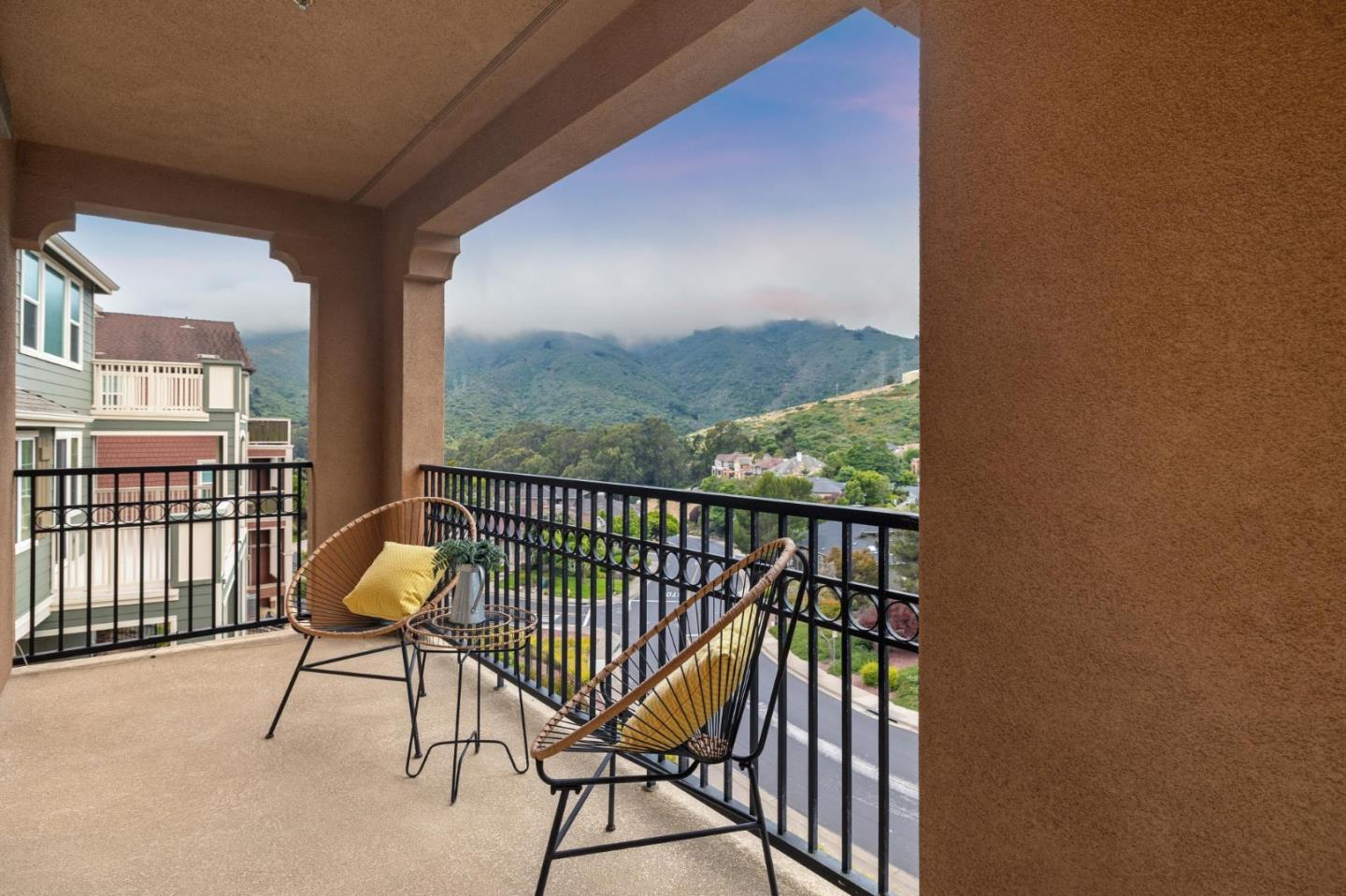 Detail Gallery Image 57 of 63 For 101 Butterweed Ln, Brisbane,  CA 94005 - 5 Beds | 3 Baths