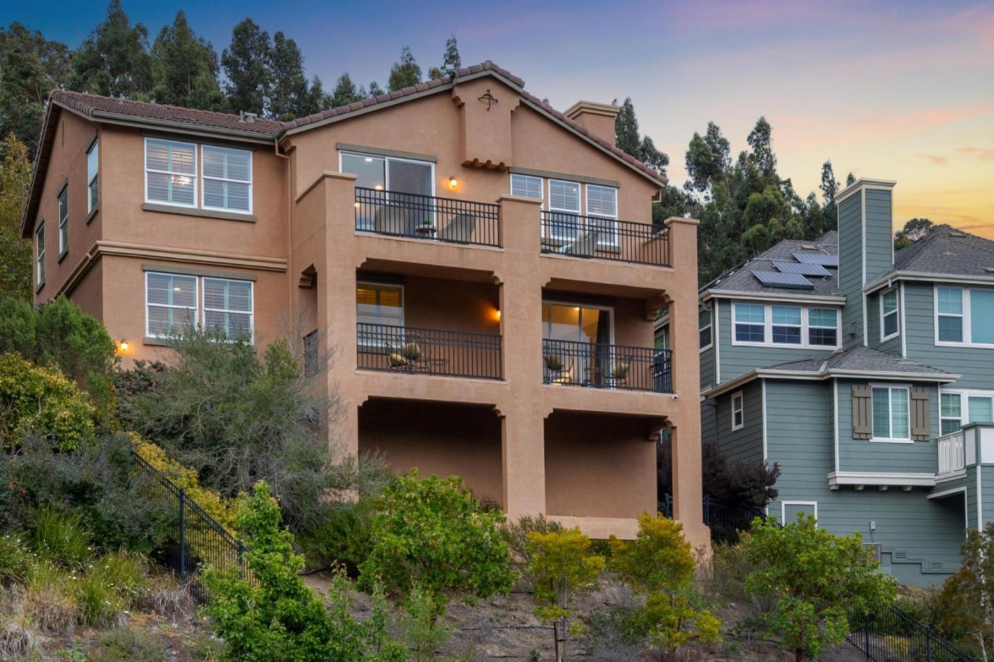 Detail Gallery Image 58 of 63 For 101 Butterweed Ln, Brisbane,  CA 94005 - 5 Beds | 3 Baths