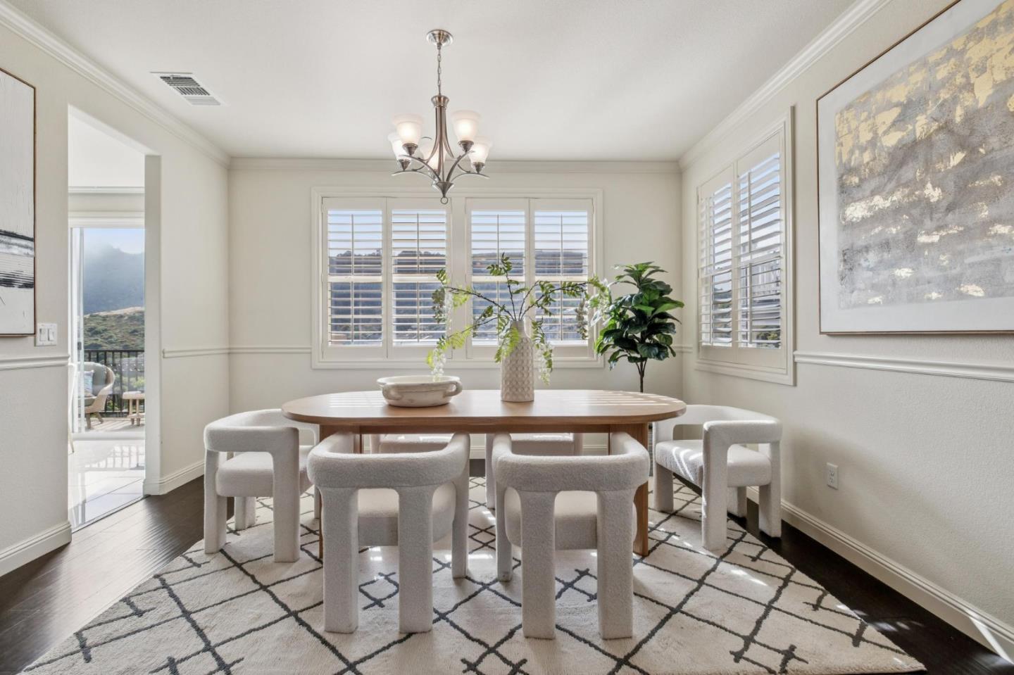 Detail Gallery Image 8 of 63 For 101 Butterweed Ln, Brisbane,  CA 94005 - 5 Beds | 3 Baths