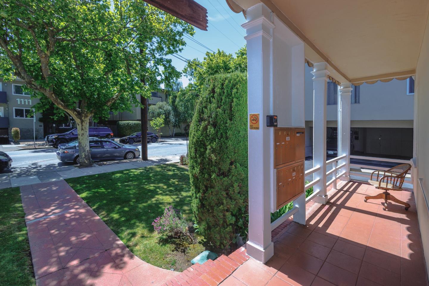 Detail Gallery Image 4 of 62 For 1116 Douglas Ave, Burlingame,  CA 94010 - – Beds | – Baths