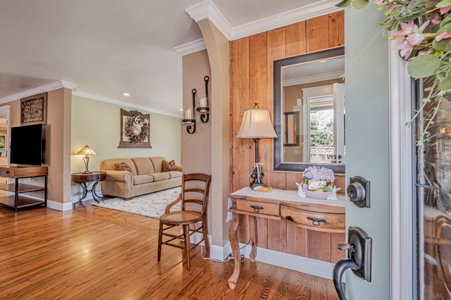 Detail Gallery Image 3 of 52 For 18 Linden Rd, Watsonville,  CA 95076 - 4 Beds | 3/1 Baths