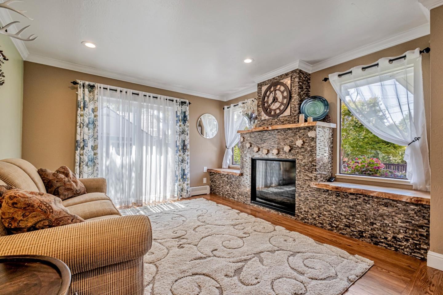 Detail Gallery Image 6 of 52 For 18 Linden Rd, Watsonville,  CA 95076 - 4 Beds | 3/1 Baths