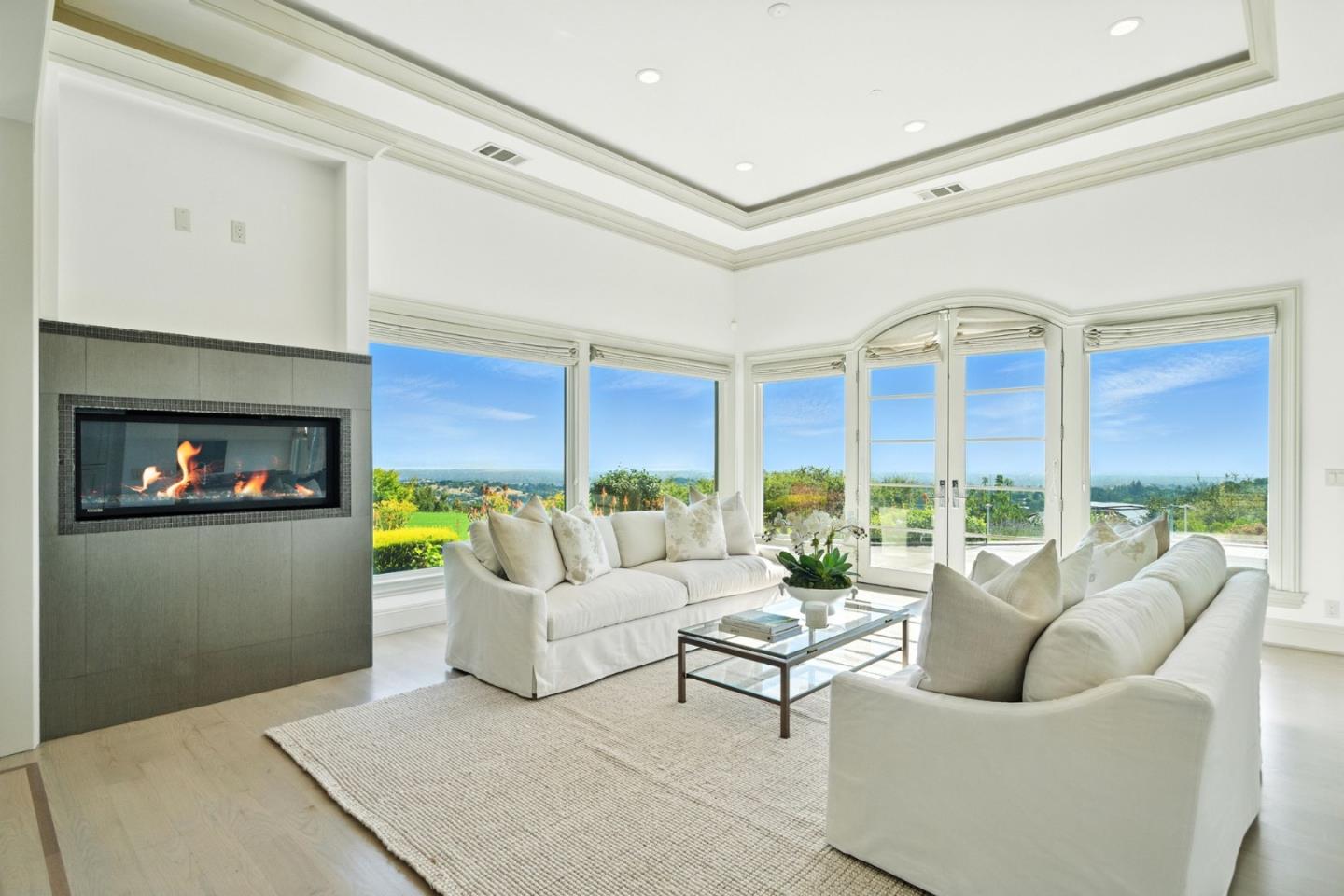 Detail Gallery Image 11 of 65 For 12252 Menalto Dr, Los Altos Hills,  CA 94022 - 5 Beds | 5/2 Baths