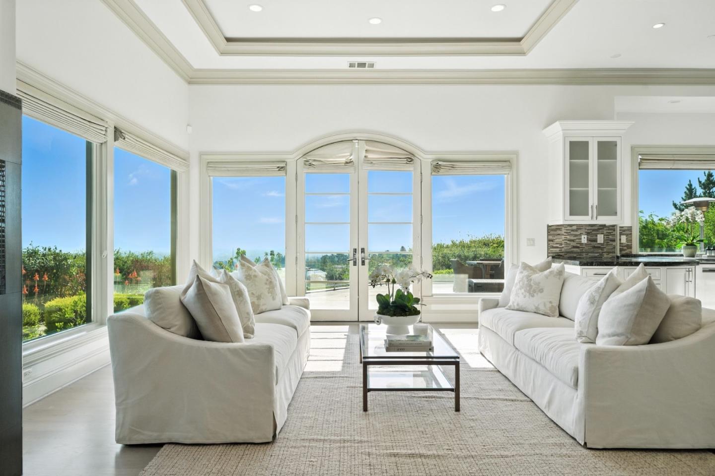Detail Gallery Image 12 of 65 For 12252 Menalto Dr, Los Altos Hills,  CA 94022 - 5 Beds | 5/2 Baths