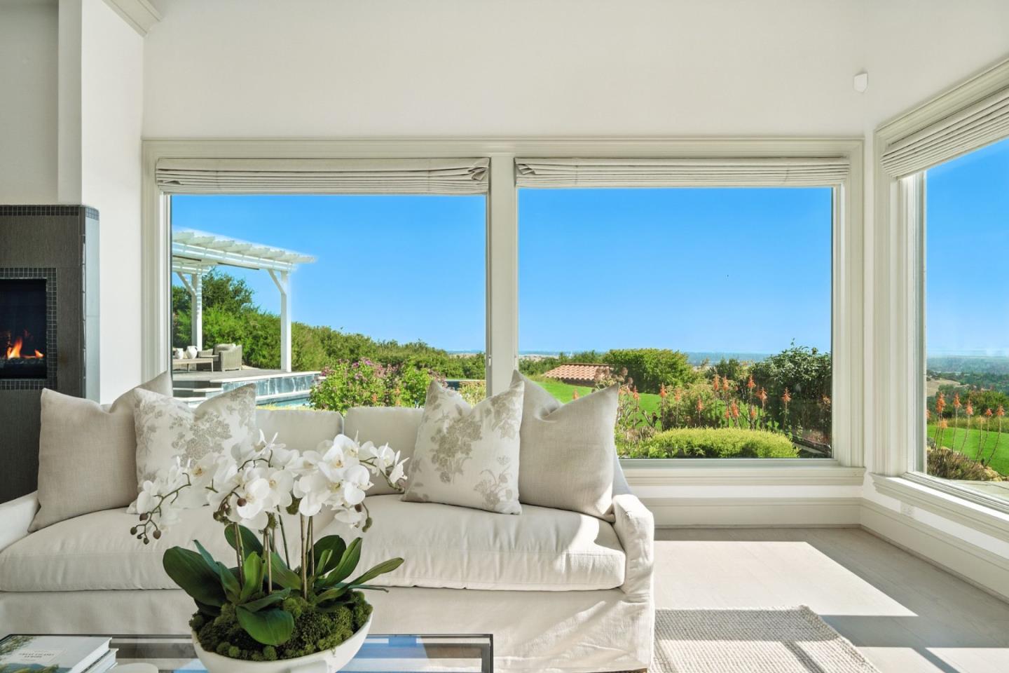 Detail Gallery Image 14 of 65 For 12252 Menalto Dr, Los Altos Hills,  CA 94022 - 5 Beds | 5/2 Baths