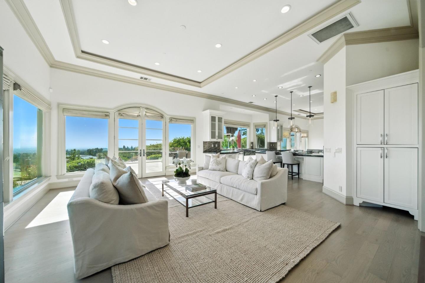Detail Gallery Image 15 of 65 For 12252 Menalto Dr, Los Altos Hills,  CA 94022 - 5 Beds | 5/2 Baths