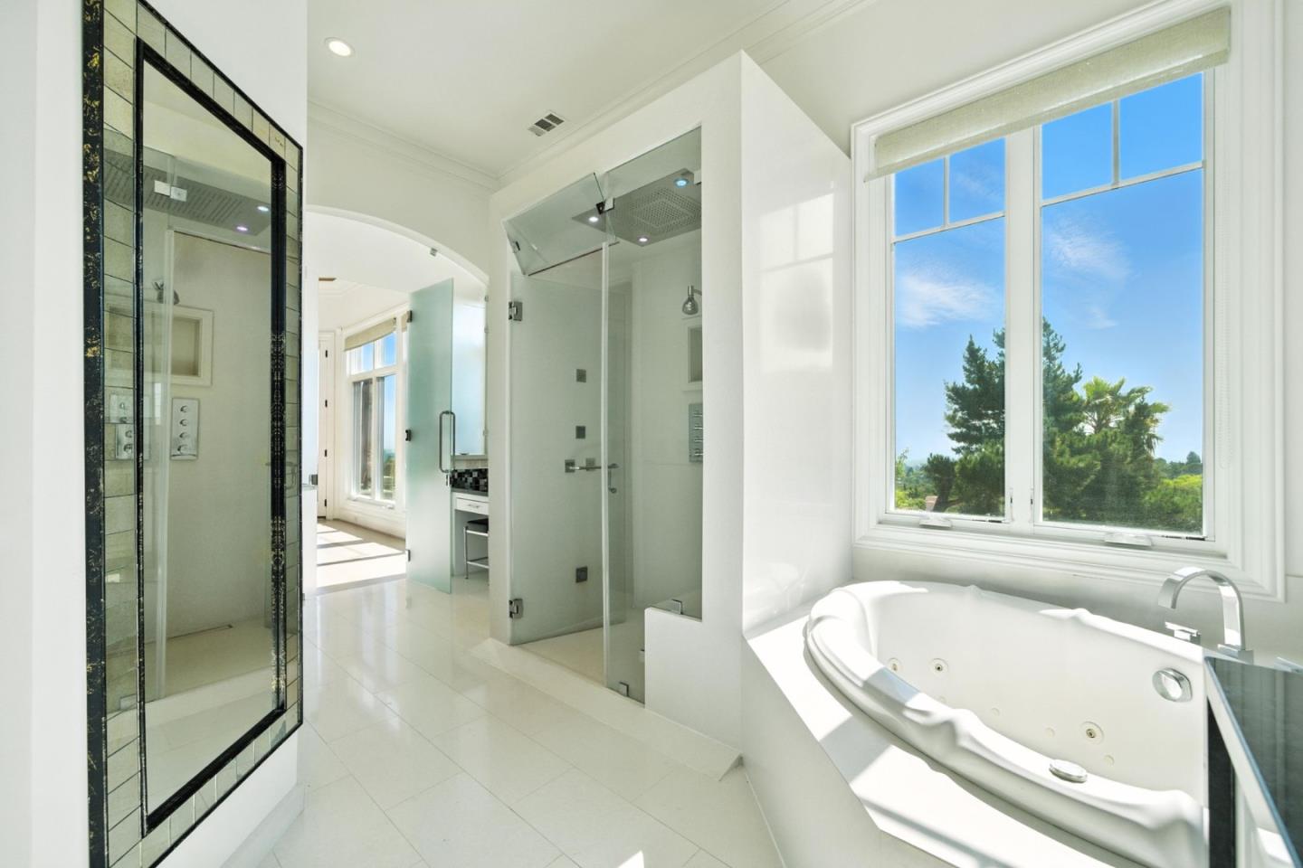 Detail Gallery Image 35 of 65 For 12252 Menalto Dr, Los Altos Hills,  CA 94022 - 5 Beds | 5/2 Baths