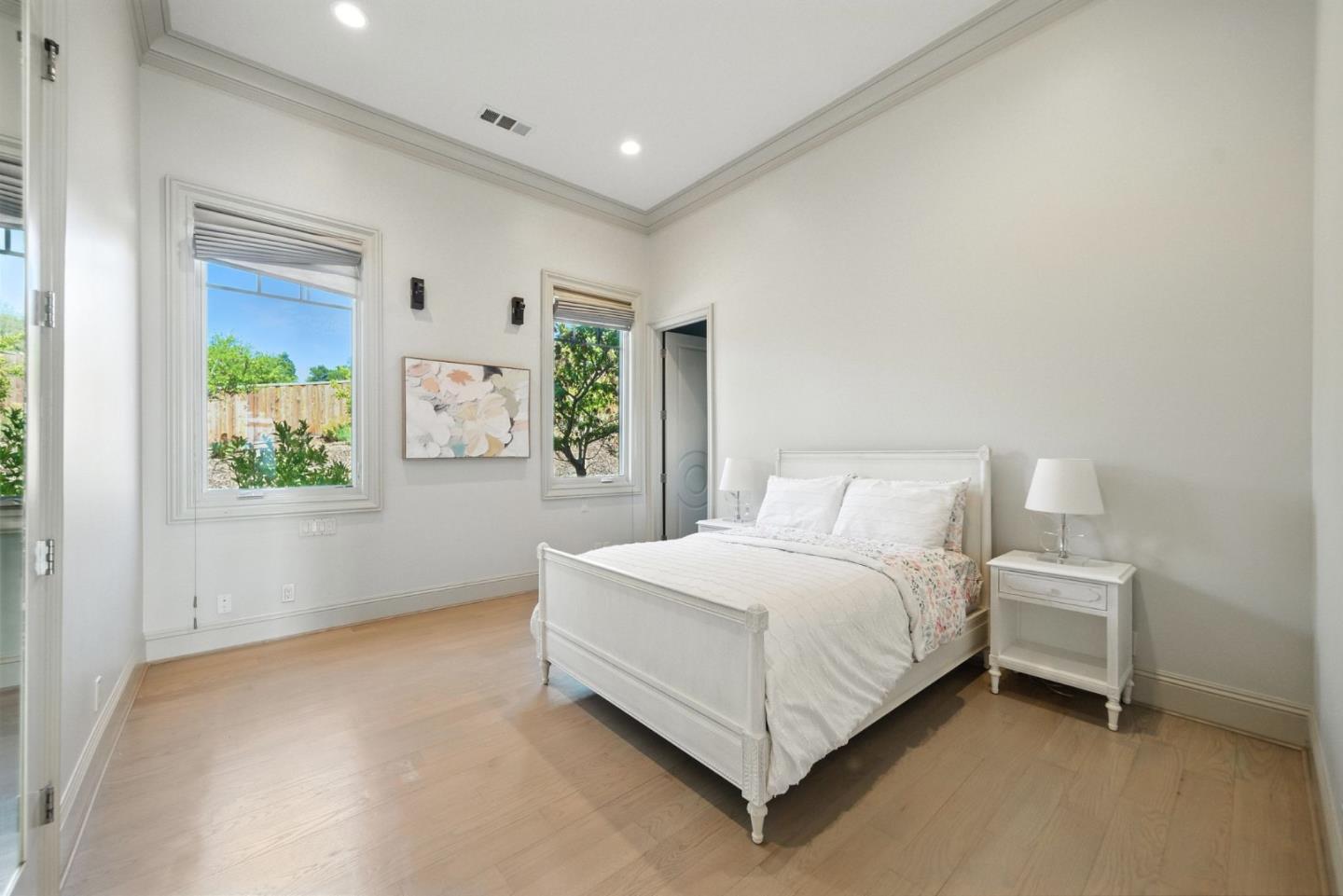 Detail Gallery Image 40 of 65 For 12252 Menalto Dr, Los Altos Hills,  CA 94022 - 5 Beds | 5/2 Baths