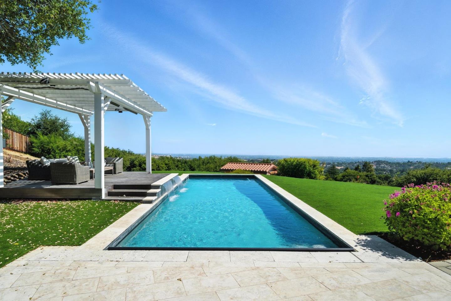 Detail Gallery Image 5 of 65 For 12252 Menalto Dr, Los Altos Hills,  CA 94022 - 5 Beds | 5/2 Baths