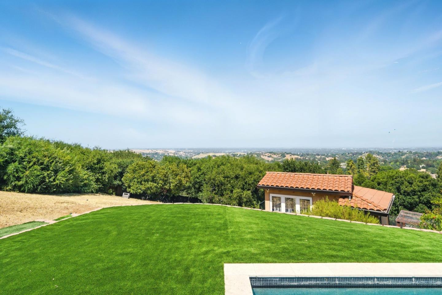 Detail Gallery Image 51 of 65 For 12252 Menalto Dr, Los Altos Hills,  CA 94022 - 5 Beds | 5/2 Baths