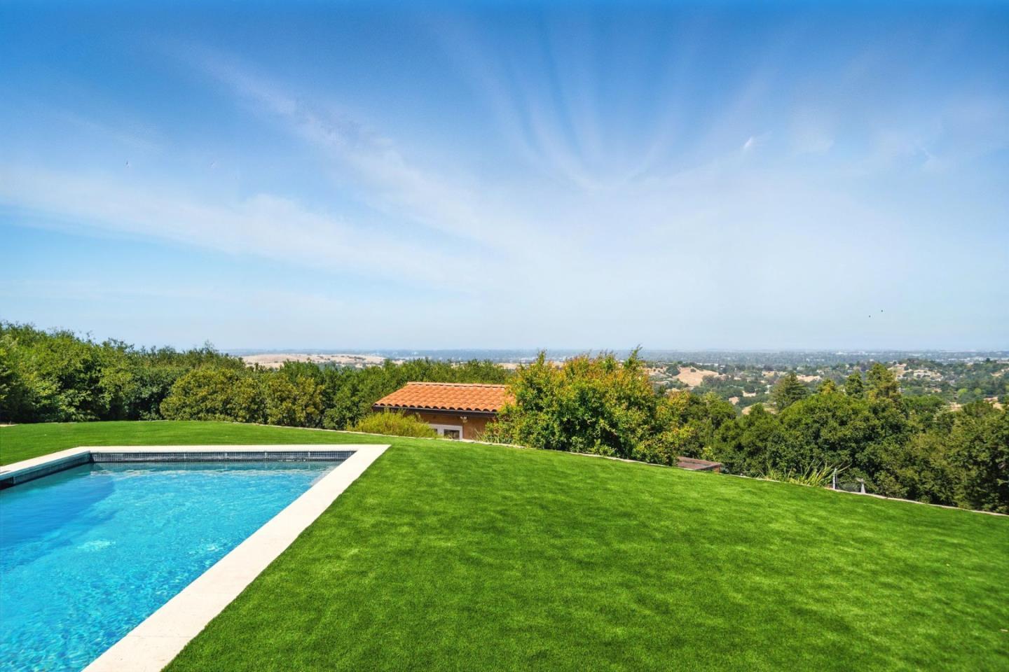 Detail Gallery Image 52 of 65 For 12252 Menalto Dr, Los Altos Hills,  CA 94022 - 5 Beds | 5/2 Baths