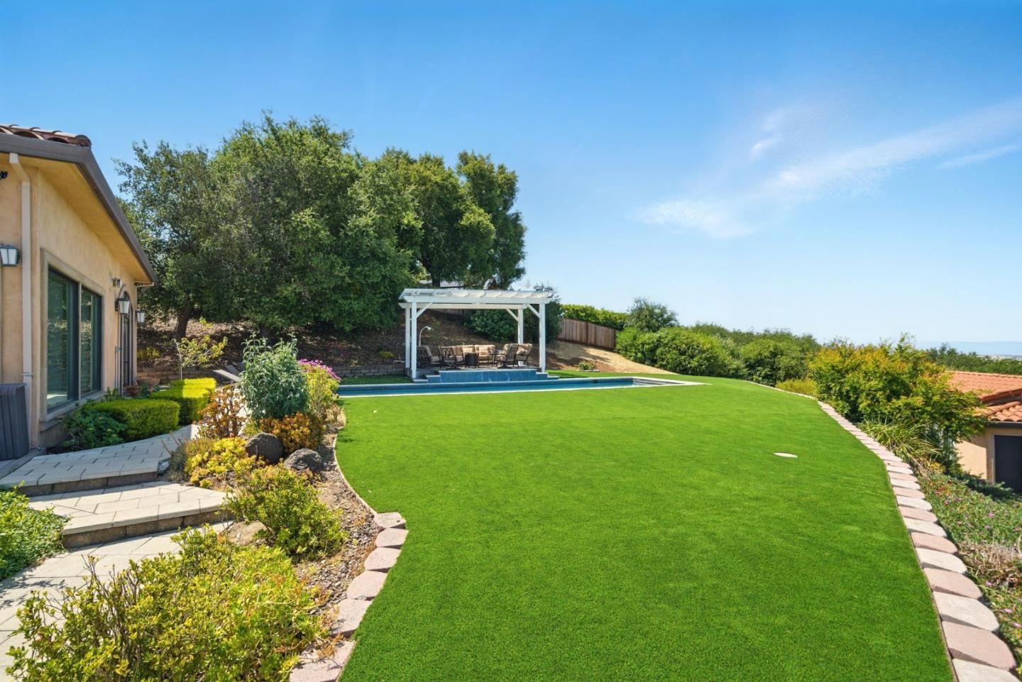 Detail Gallery Image 58 of 65 For 12252 Menalto Dr, Los Altos Hills,  CA 94022 - 5 Beds | 5/2 Baths