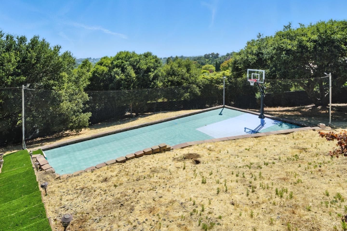 Detail Gallery Image 62 of 65 For 12252 Menalto Dr, Los Altos Hills,  CA 94022 - 5 Beds | 5/2 Baths