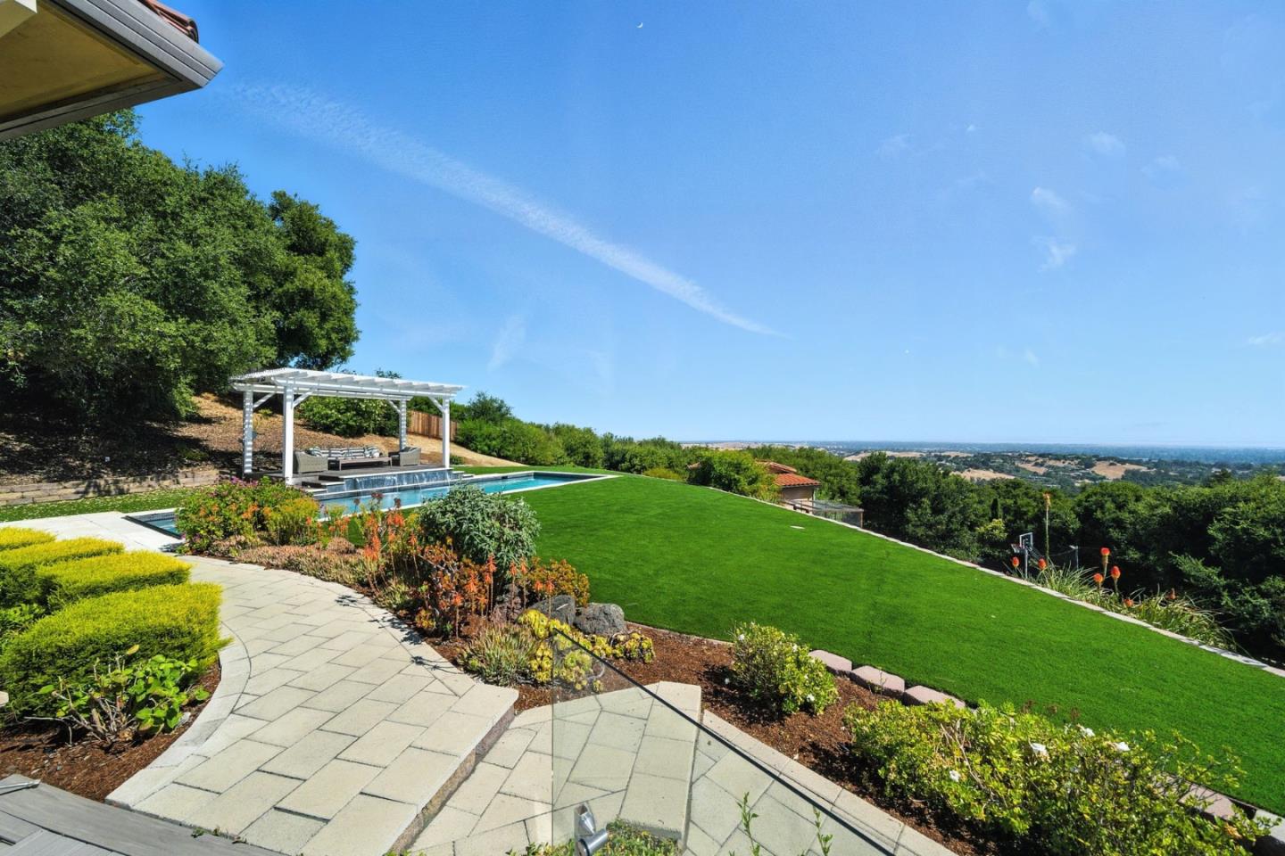 Detail Gallery Image 63 of 65 For 12252 Menalto Dr, Los Altos Hills,  CA 94022 - 5 Beds | 5/2 Baths